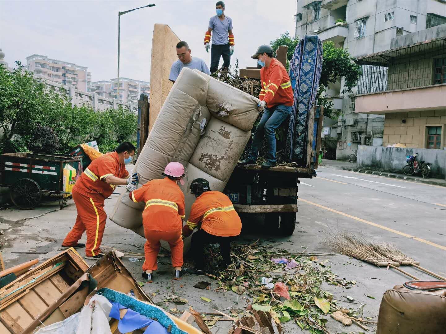 台山城管积极行动，为复学复课“保驾护航”_1