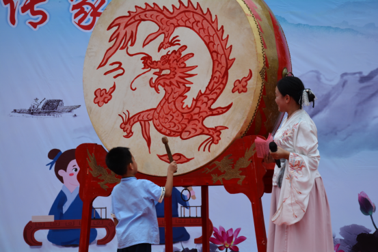 开笔延脉，诗礼传家----台山市开展小学生“开笔礼”暨五邑优秀传统家训诵读活动342.png