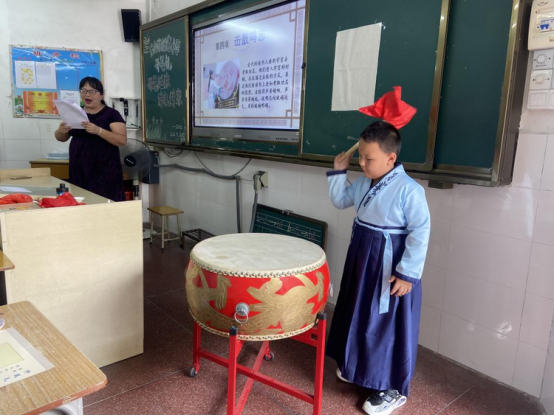 开笔延脉，诗礼传家----台山市开展小学生“开笔礼”暨五邑优秀传统家训诵读活动469.png