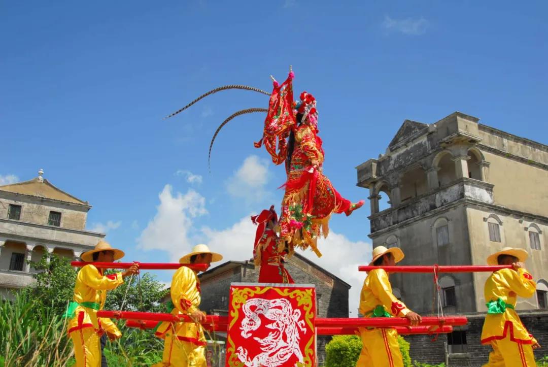 台山浮石飘色出游（台山市文化广电旅游体育局供图）.jpg